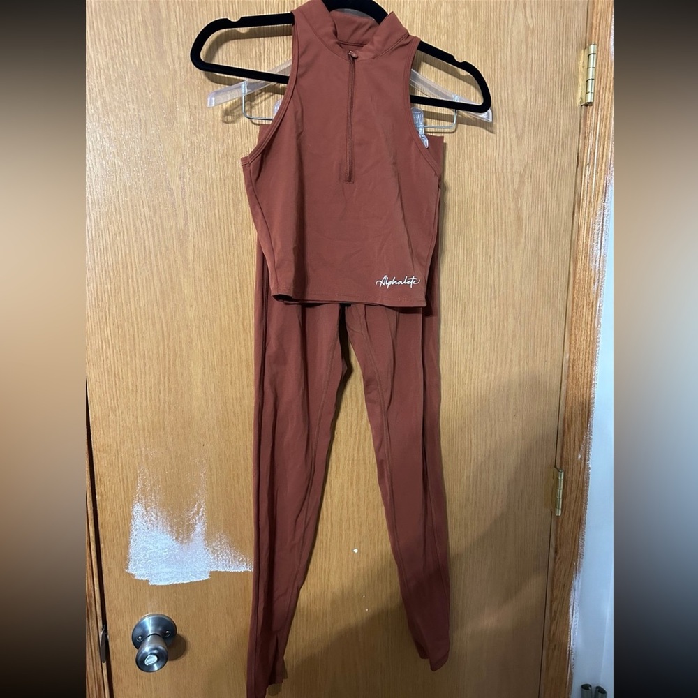 Alphalete Aero Legging and Top Set in Coral Red